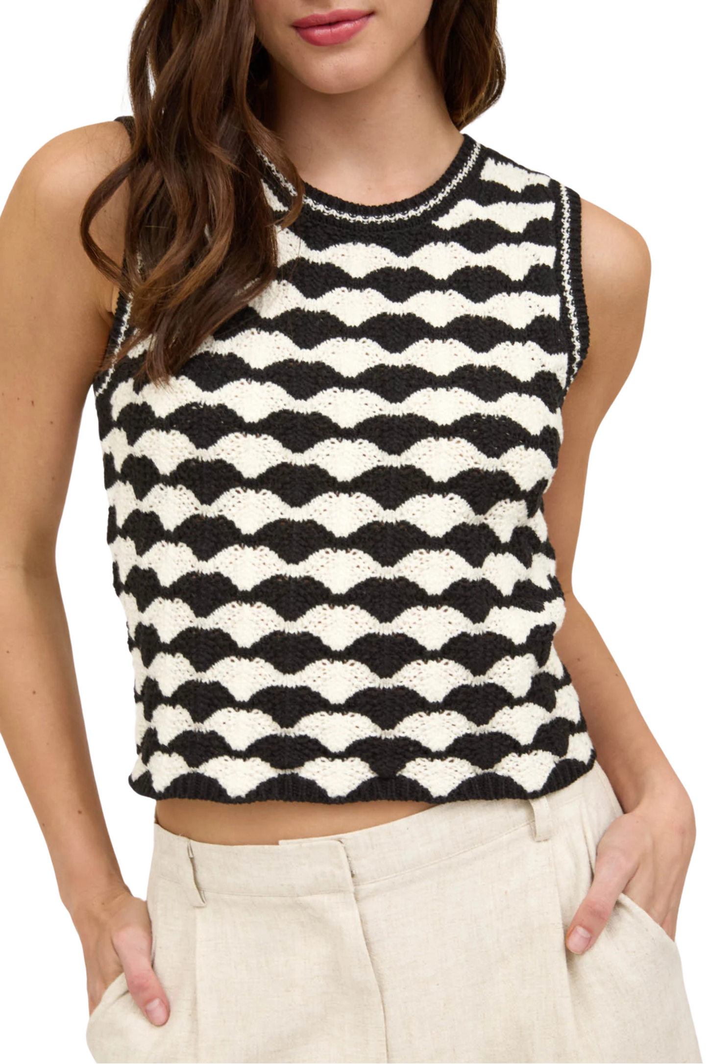 Scalloped Sleeveless Pullover Vest