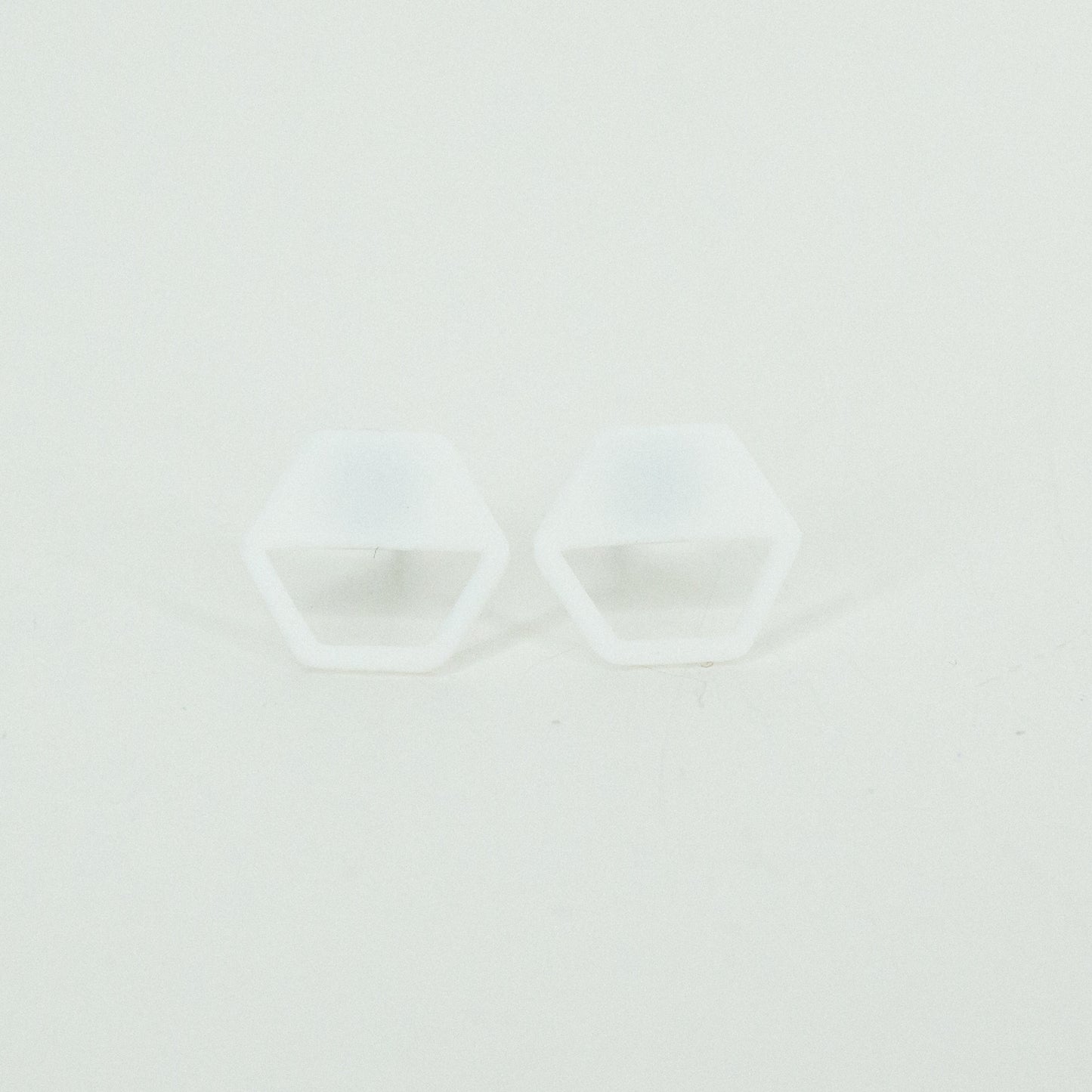 half filled hexagon earring whtie