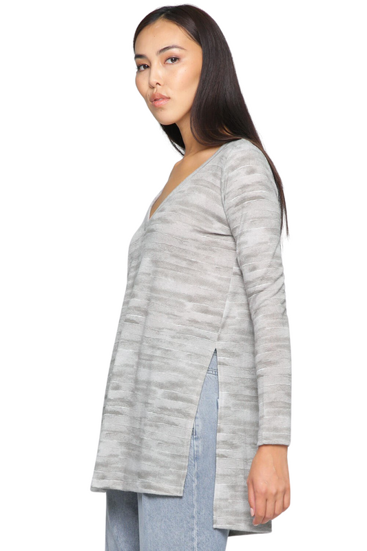 Abstract Stripe V Neck Tee with Side Slits