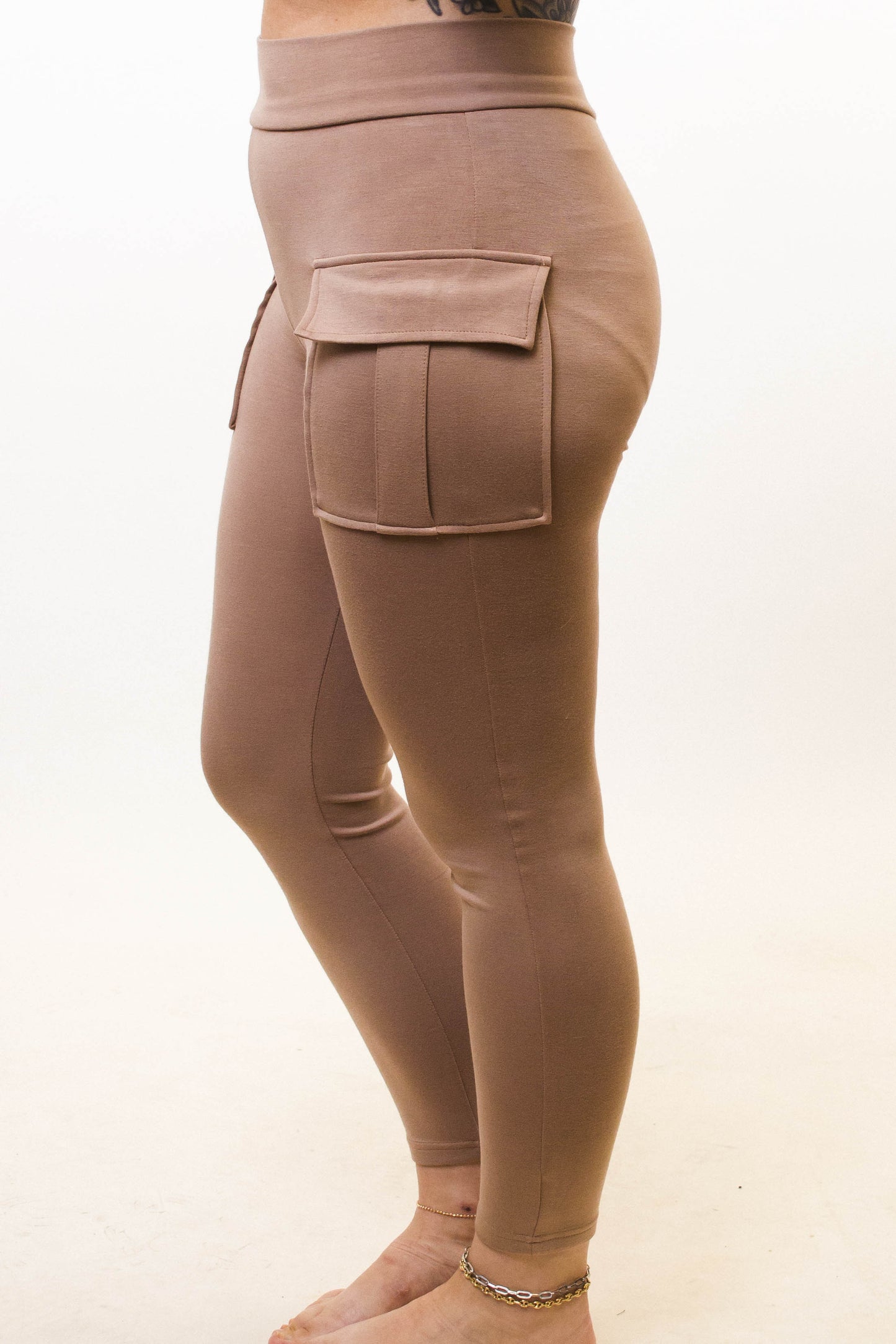 Wide Waist Band Leggings with Cargo Pockets